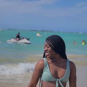 Meet your Posher, Kortni